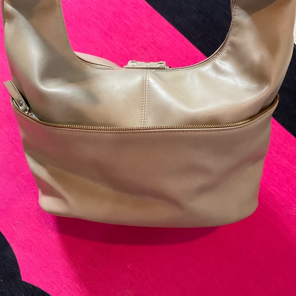 Cato weave bag light brown with gold hardware and tassel NWOT - Picture 7 of 12